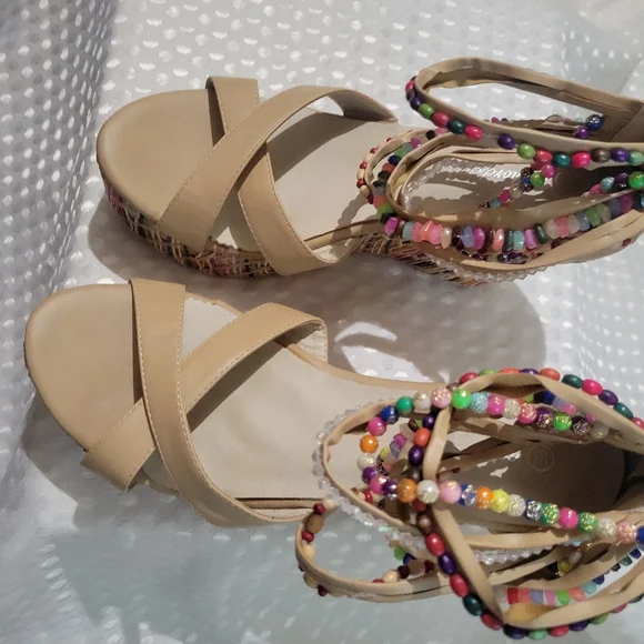 Womens Hobo Wedged Beaded Ankle Strapped Shoes - Picture 2 of 3